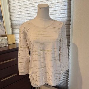 Zenergy by Chico's Cream and Gold Women's 3/4 Sleeve Top. Size 1/Med.